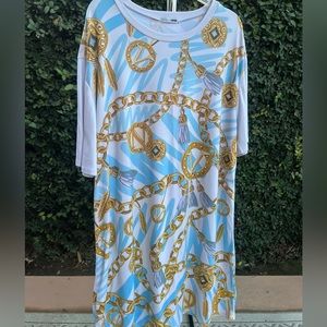 FashionNova EZ pull over t shirt dress with gold and blue print
